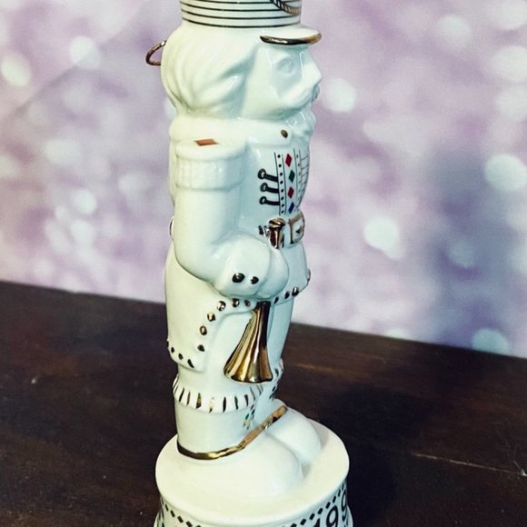 Lenox Nutcracker ornament, gold trim, red and green accents - Picture 8 of 14